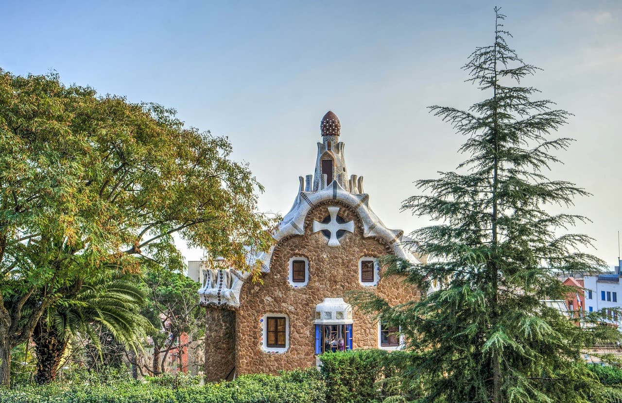 Park Guell Skip-the-Line Guided Tour - image 2