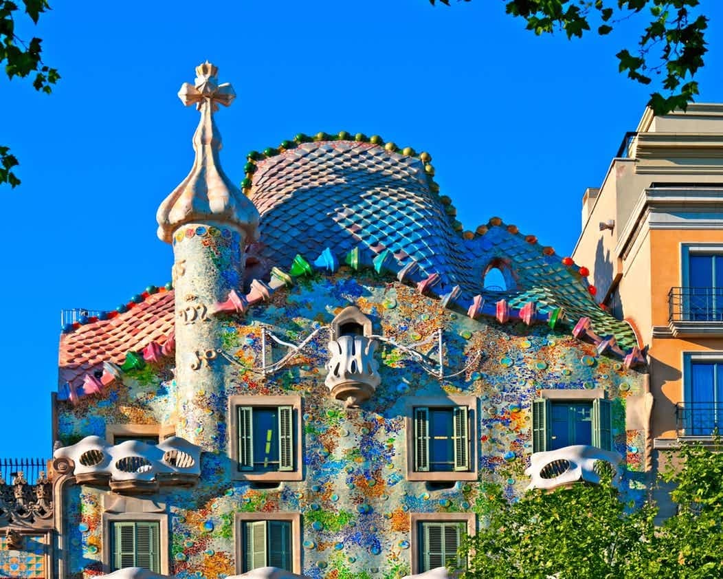 Barcelona Highlights: Sagrada Familia and Gaudi Houses Guided Tour - image 5